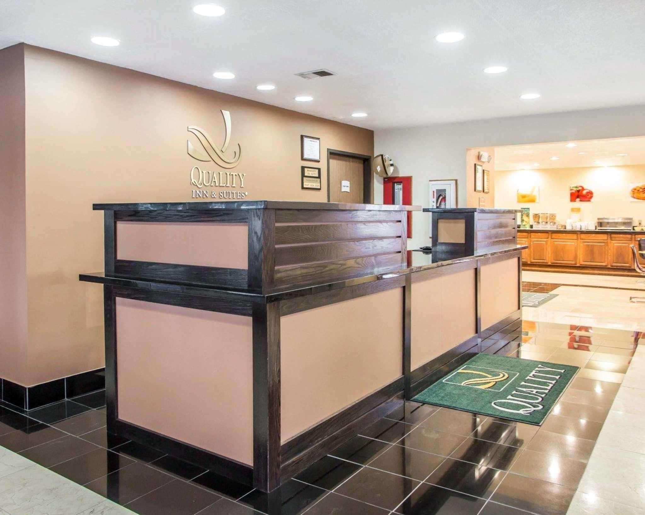 Quality Inn Villa Nova Exterior photo