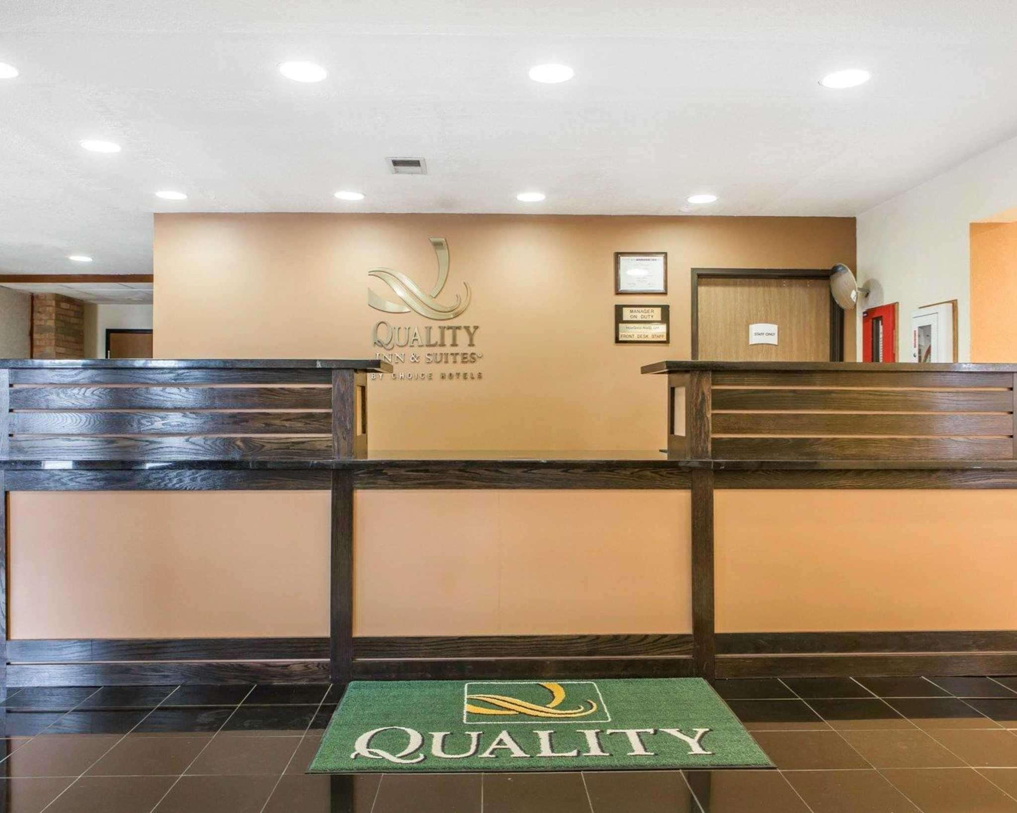 Quality Inn Villa Nova Exterior photo