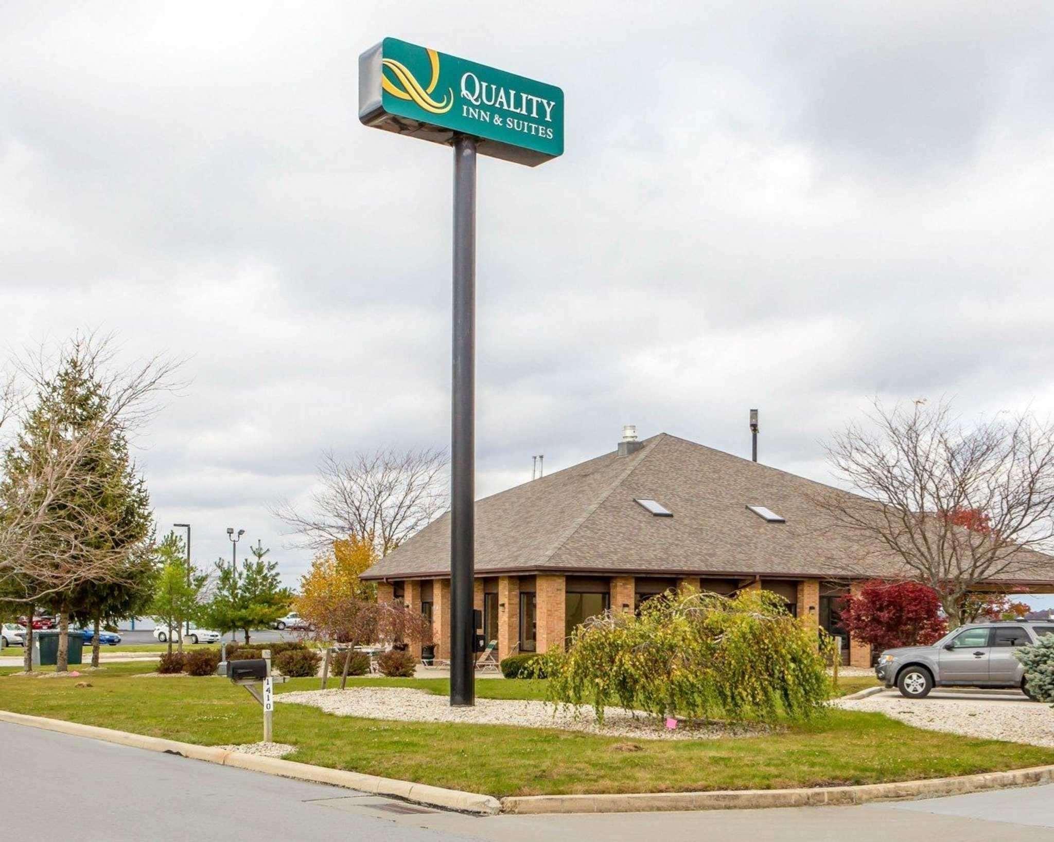 Quality Inn Villa Nova Exterior photo